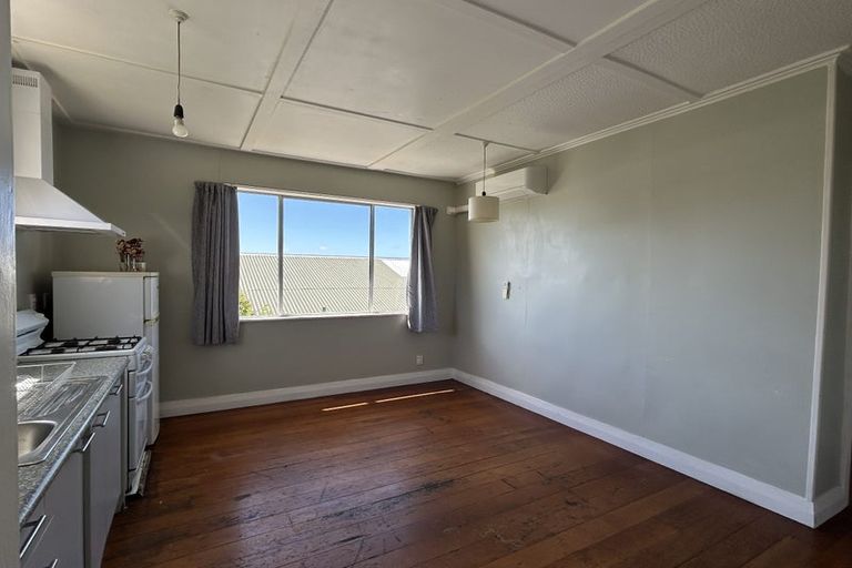 Photo of property in 12 Karepa Street, Brooklyn, Wellington, 6021