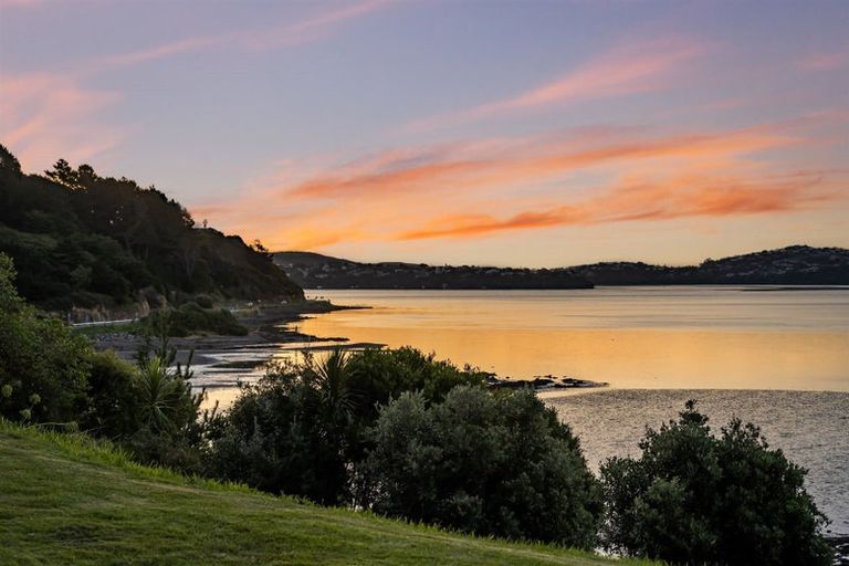 Photo of property in 360 Paremata Road, Whitby, Porirua, 5381