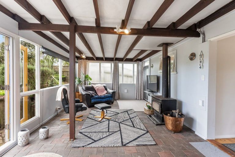 Photo of property in 16 Arthur Street, Waikawa Beach, Levin, 5573
