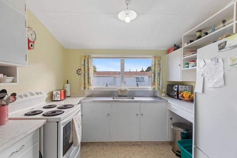 Photo of property in 43a Sandspit Road, Waiuku, 2123