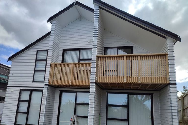 Photo of property in 111b Colwill Road, Massey, Auckland, 0614