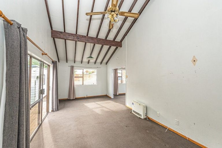 Photo of property in 19 Tongariro Street, Castlecliff, Whanganui, 4501
