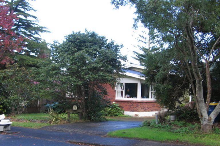 Photo of property in 33 Rimutaka Place, Titirangi, Auckland, 0604