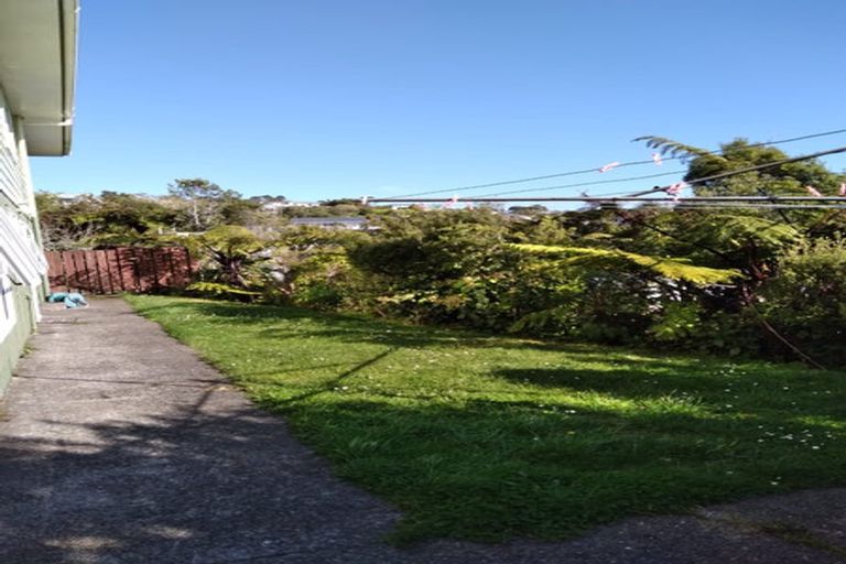 Photo of property in 85 Baylands Drive, Newlands, Wellington, 6037