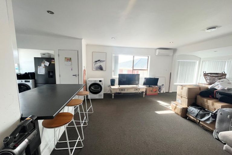 Photo of property in 118 Mcleod Road, Te Atatu South, Auckland, 0610