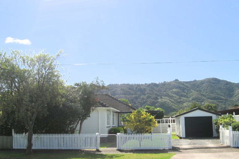 Photo of property in 35f2- Kowhai Avenue, Ebdentown, Upper Hutt, 5018
