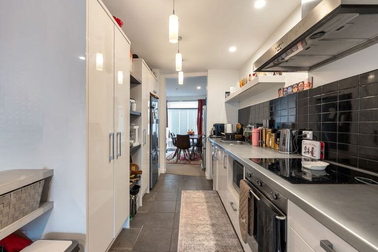 Photo of property in Portal Apartments, 1d/42 Cable Street, Te Aro, Wellington, 6011