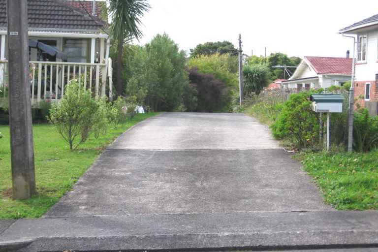 Photo of property in 8a/3 Alma Street, Te Atatu South, Auckland, 0610