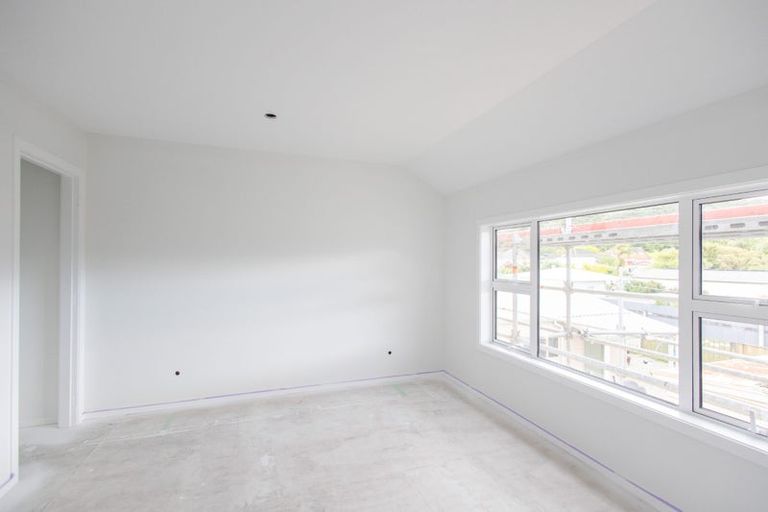 Photo of property in 82 Main Road, Wainuiomata, Lower Hutt, 5014