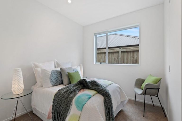 Photo of property in 23 Waituarua Drive, Takanini, 2112