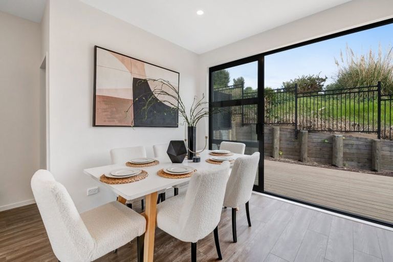 Photo of property in 12 Pleasant Way, Matakatia, Whangaparaoa, 0930