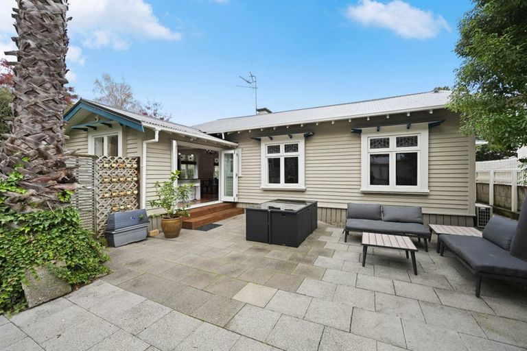 Photo of property in 2 George Street, Claudelands, Hamilton, 3214