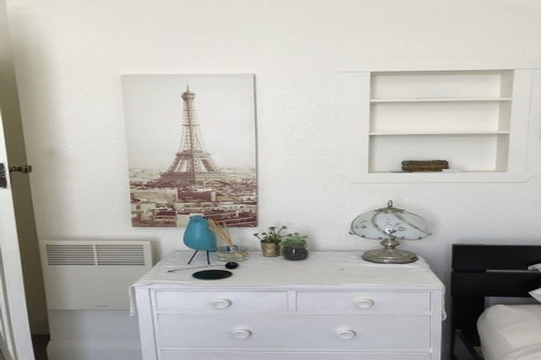 Photo of property in 76 Mitchell Street, Brooklyn, Wellington, 6021