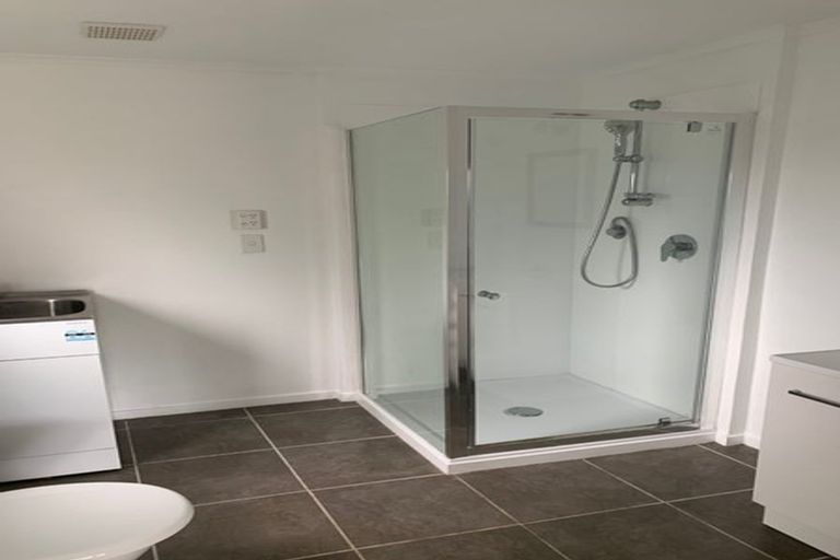 Photo of property in 16a Holiday Road, Stanmore Bay, Whangaparaoa, 0932