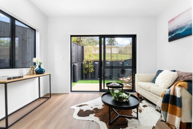 Photo of property in 16a Saint Catherine Crescent, West Harbour, 0618