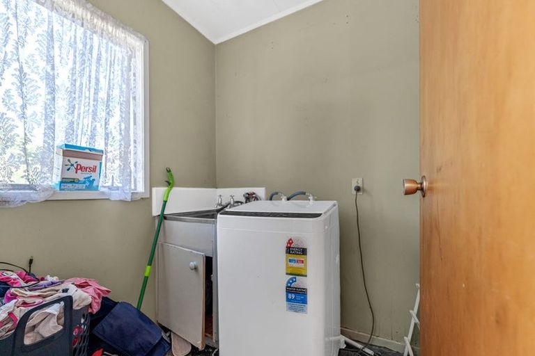Photo of property in 14 Mile Place, Henderson, Auckland, 0612