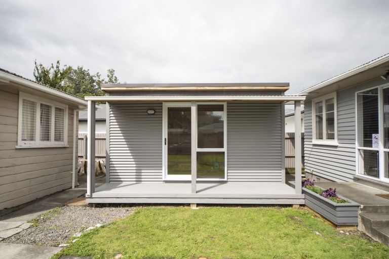 Photo of property in 2 Tararua Terrace, Cloverlea, Palmerston North, 4412