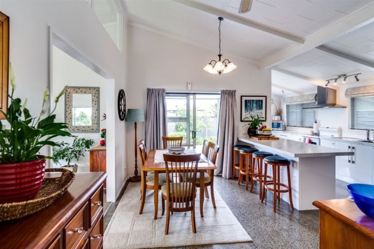 Photo of property in 20 Kent Terrace, Taradale, Napier, 4112