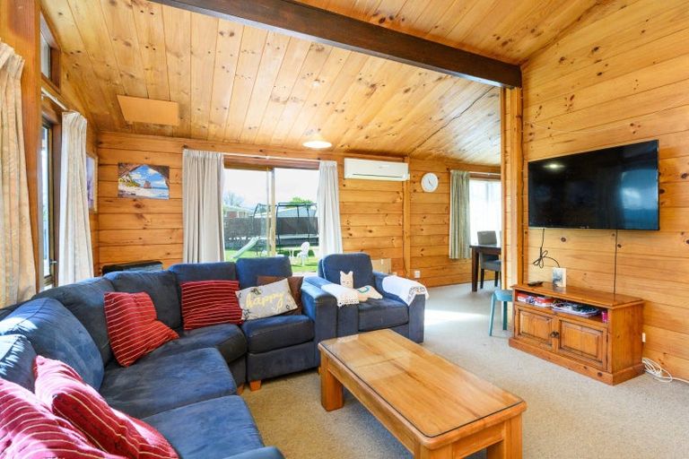 Photo of property in 9 Alma Place, Milson, Palmerston North, 4414