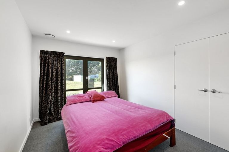 Photo of property in 100 Harakeke Road, Te Horo, Otaki, 5581