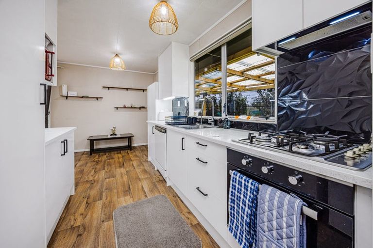 Photo of property in 2/8 Waipouri Road, Mangere, Auckland, 2022