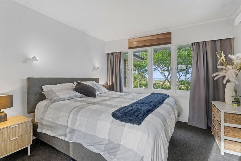 Photo of property in 1/177 Glenfield Road, Hillcrest, Auckland, 0627