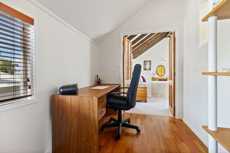 Photo of property in 2 Rattray Street, Devonport, Auckland, 0624