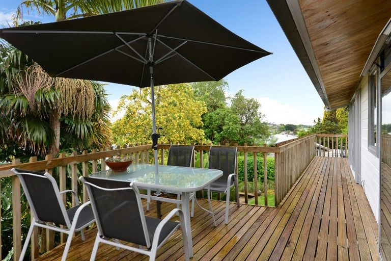 Photo of property in 92 Poaka Avenue, Dinsdale, Hamilton, 3204