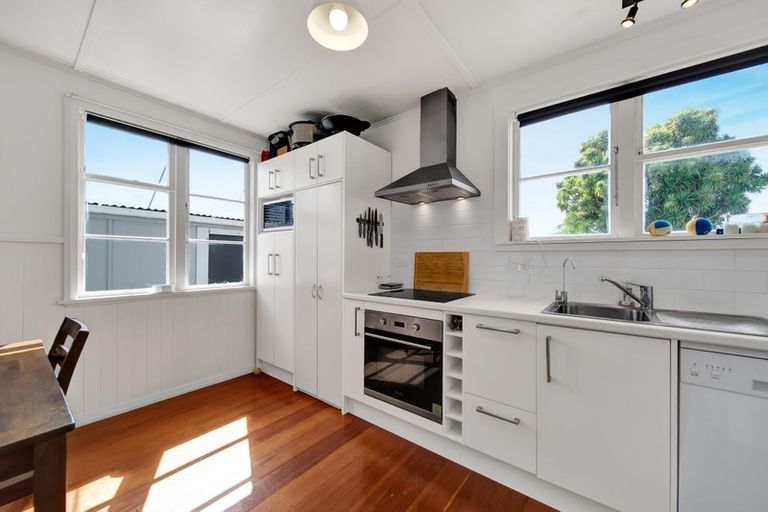 Photo of property in 10 Laurent Vc Street, Hawera, 4610