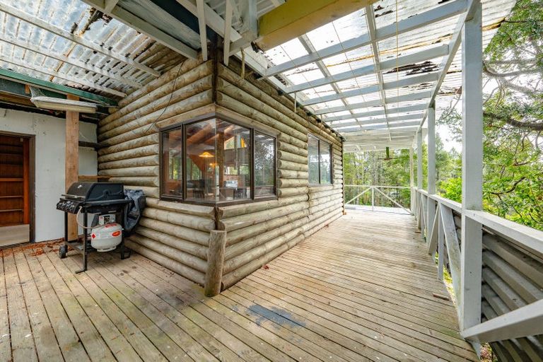 Photo of property in 14 Te Aute Ridge Road, Waitakere, Henderson, 0781