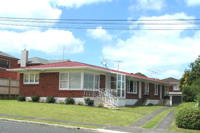 Photo of property in 2/10 Hororata Road, Hauraki, Auckland, 0622