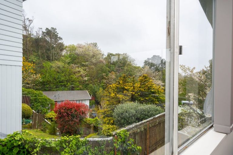 Photo of property in 32 Thurleigh Grove, Karori, Wellington, 6012