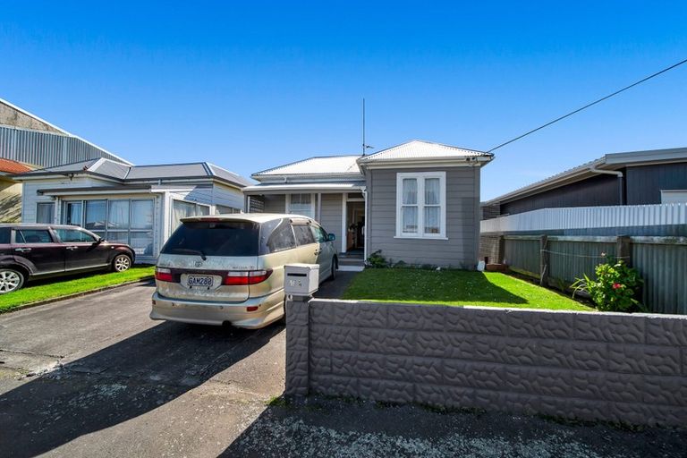 Photo of property in 45 Union Street, Hawera, 4610