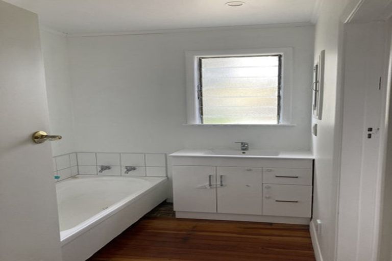 Photo of property in 27 Lancaster Street, Highbury, Palmerston North, 4412