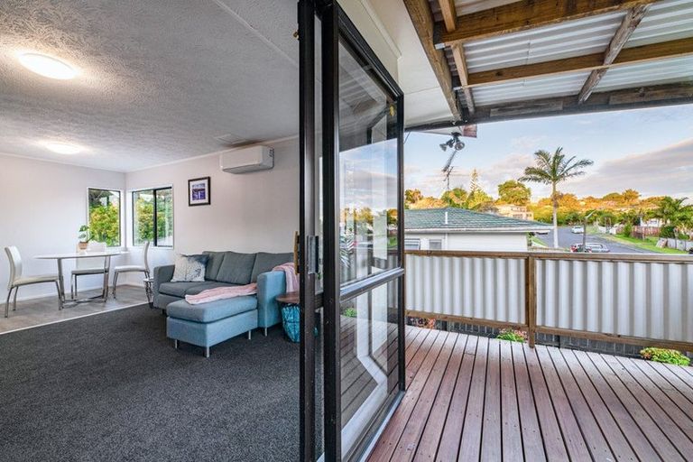 Photo of property in 14 Alidade Place, Massey, Auckland, 0614
