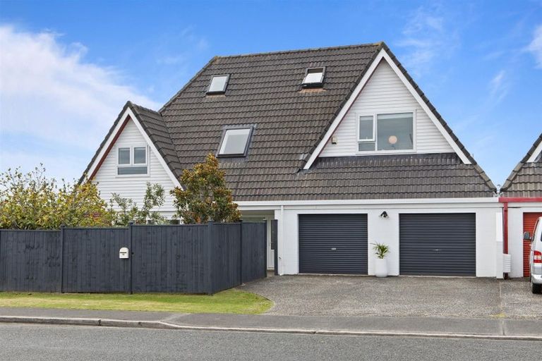 Photo of property in 2/3 County Road, Torbay, Auckland, 0630