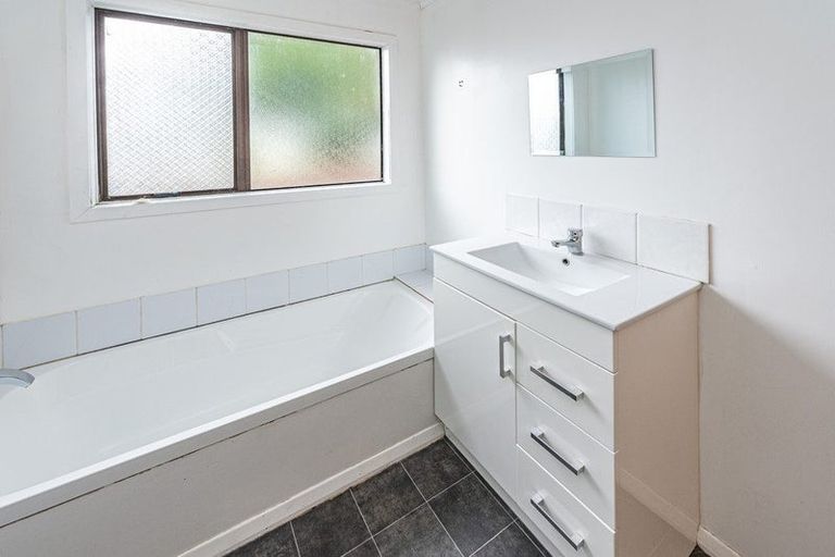 Photo of property in 19 Tongariro Street, Castlecliff, Whanganui, 4501