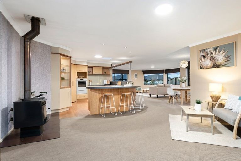 Photo of property in 43 Mahana Way, Pyes Pa, Tauranga, 3112