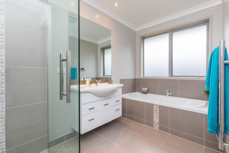 Photo of property in 7 Asola Place, Karaka, Papakura, 2113