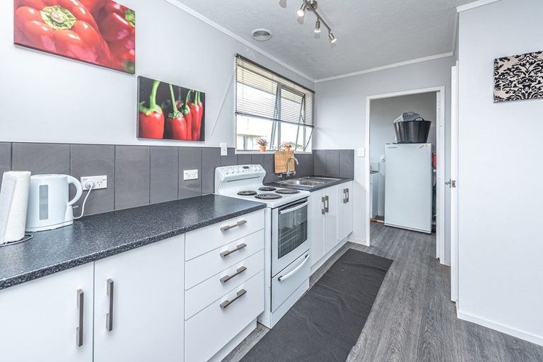 Photo of property in 17 Lee Street, Castlecliff, Whanganui, 4501