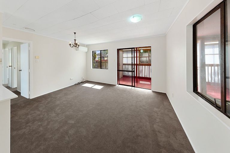 Photo of property in 17 Ballance Avenue, Papatoetoe, Auckland, 2104