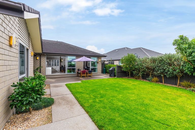 Photo of property in 7 Asola Place, Karaka, Papakura, 2113