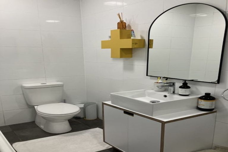 Photo of property in 166 Owen Street, Newtown, Wellington, 6021