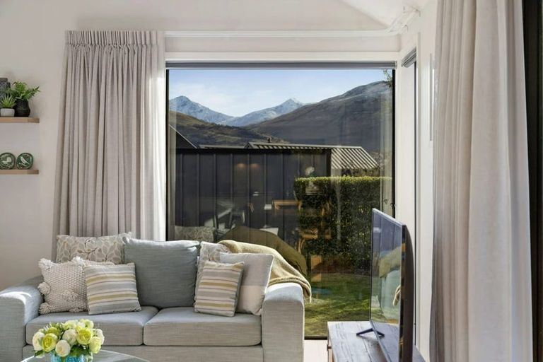 Photo of property in 2 Kotuku Lane, Hobsonville, Auckland, 0616