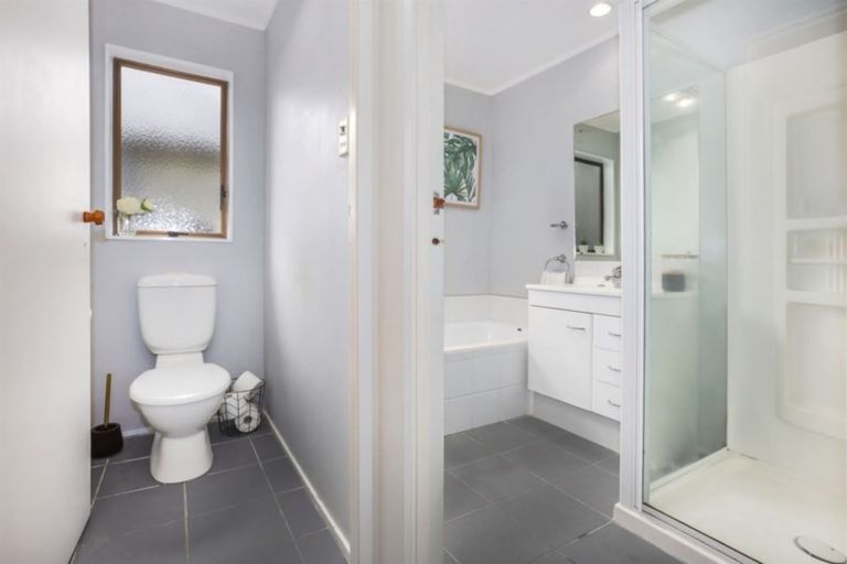 Photo of property in 5 Garboard Lane, Whitby, Porirua, 5024