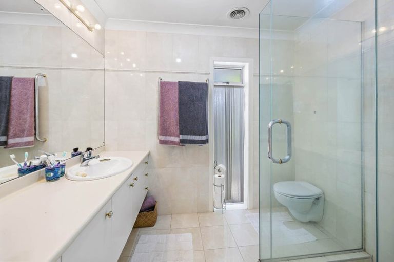 Photo of property in 4 Mellons Bay Road, Howick, Auckland, 2014