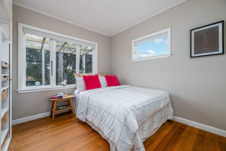 Photo of property in 82 Rosier Road, Glen Eden, Auckland, 0602