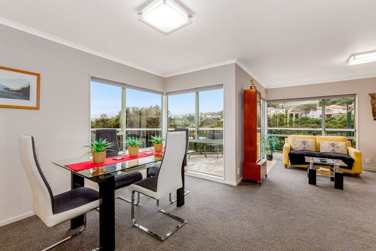 Photo of property in 10 Glengavel Grove, Papakowhai, Porirua, 5024