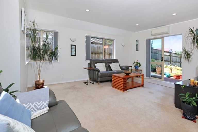 Photo of property in 3 San Antonio Way, Henderson, Auckland, 0612