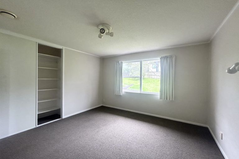 Photo of property in 1/48 Hogans Road, Glenfield, Auckland, 0629